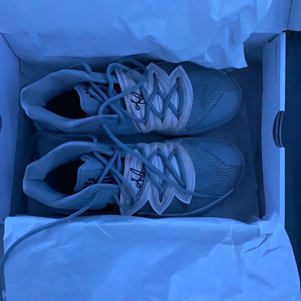 Kyrie Basketball Shoes